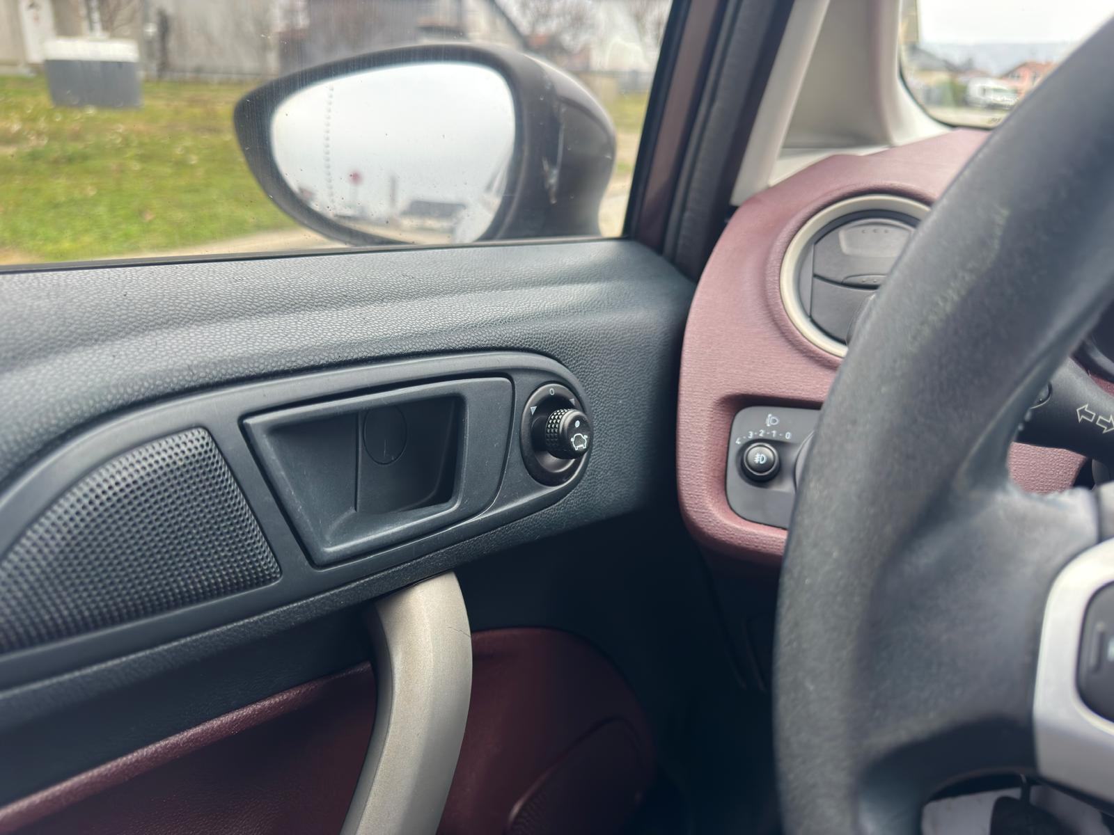 Ford Fiesta 1,6 TDCI-2011gd.md-KLIMA-media,152tkm,5vrata,1.vla,KARTICE, fotografija 18