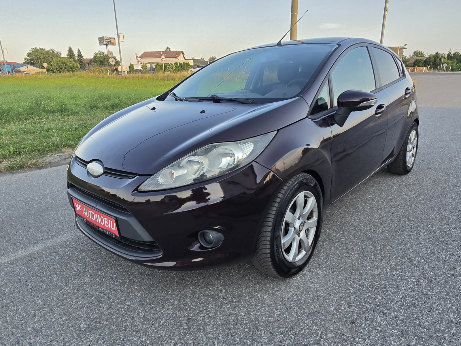 Ford Fiesta 1,6 TDCI-2011gd.md-KLIMA-media,152tkm,5vrata,1.vla,KARTICE, fotografija 2