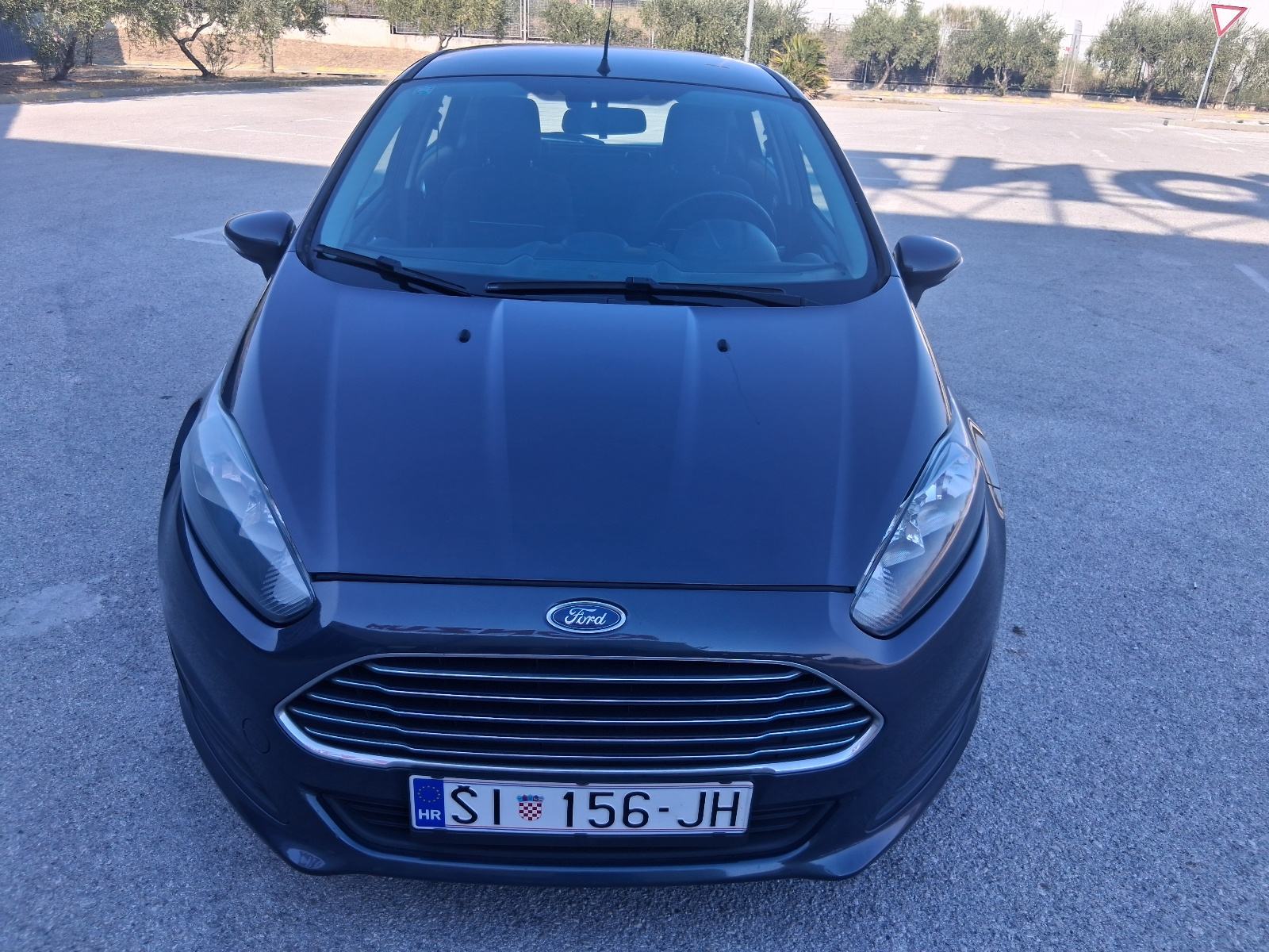 Ford Fiesta 1,6-tdci - ODLICAN - 198.000km - REG.CILU GODINU, pogled izvana - slika 2