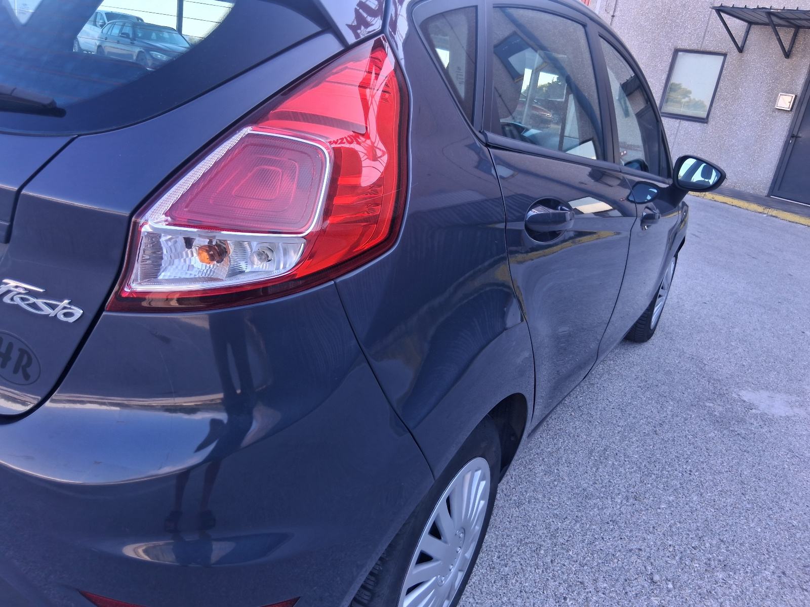 Ford Fiesta 1,6-tdci - ODLICAN - 198.000km - REG.CILU GODINU, fotografija 7