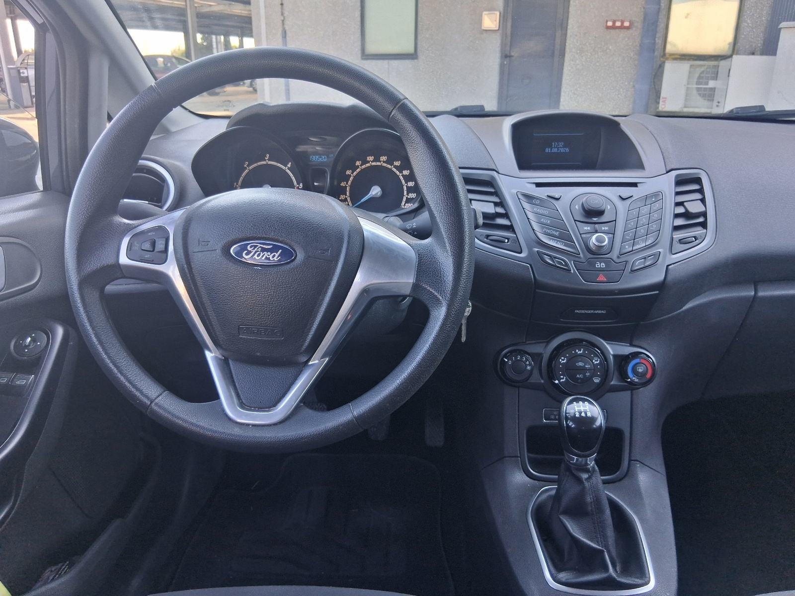 Ford Fiesta 1,6-tdci - ODLICAN - 198.000km - REG.CILU GODINU, fotografija 12