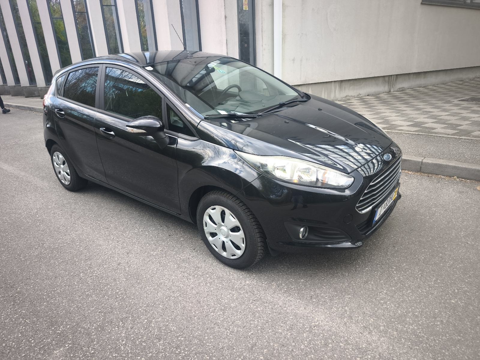 Ford Fiesta 2015 god samo 110000km KAO NOVA Top stanje, fotografija 2
