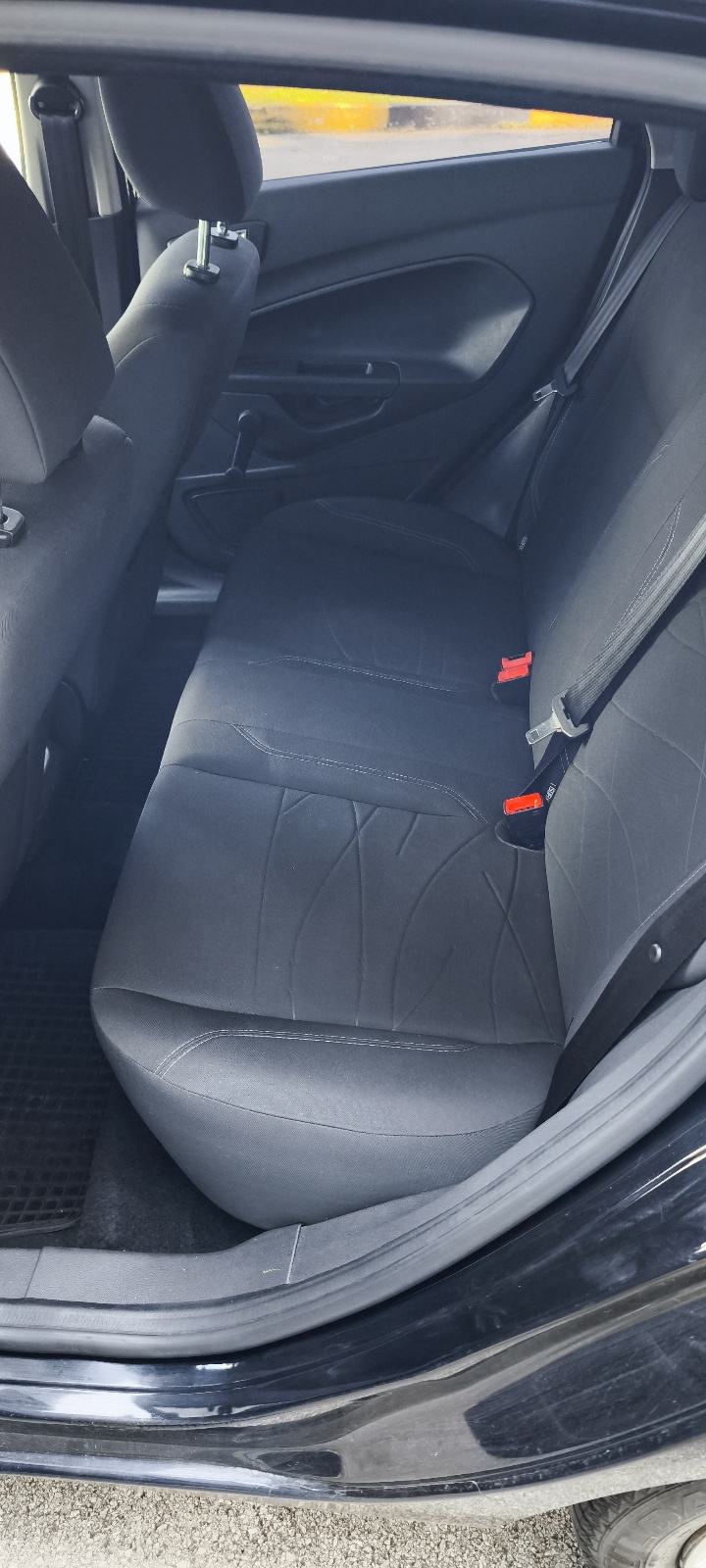 Ford Fiesta 2015 god samo 110000km KAO NOVA Top stanje, fotografija 8