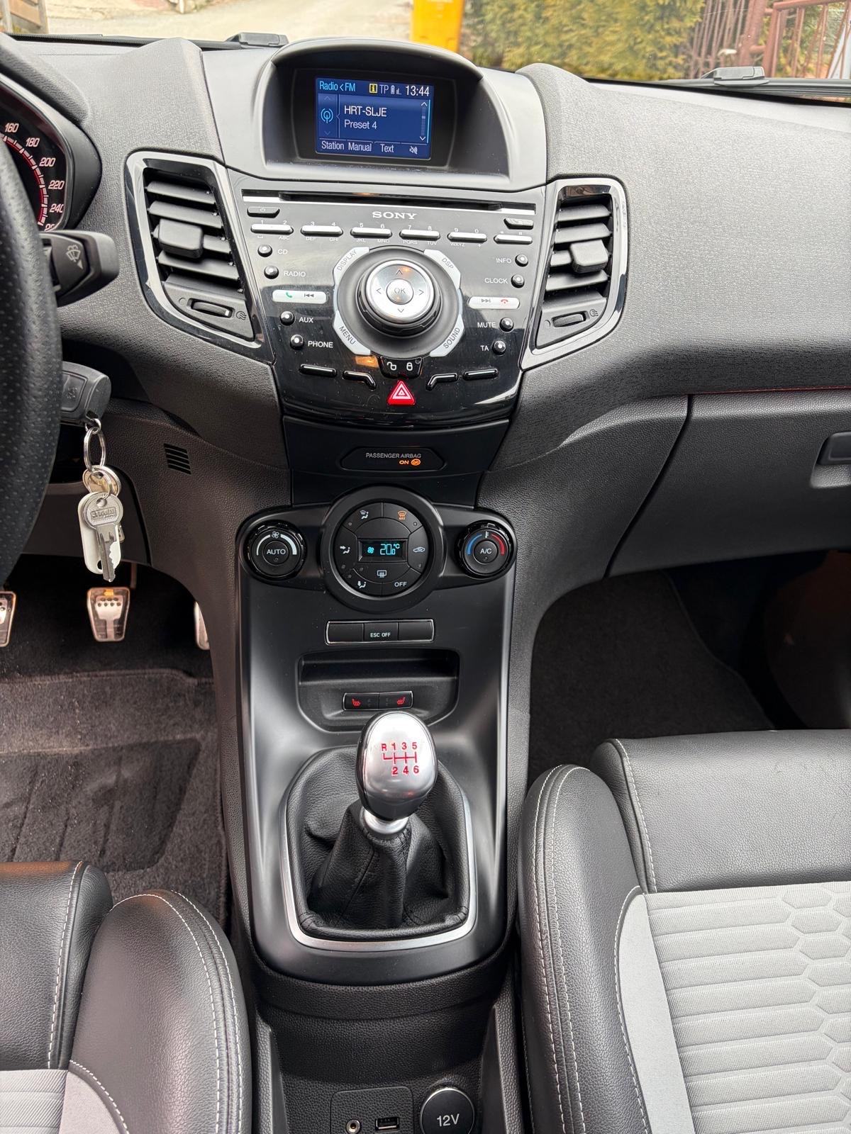 Ford Fiesta ST, fotografija 16