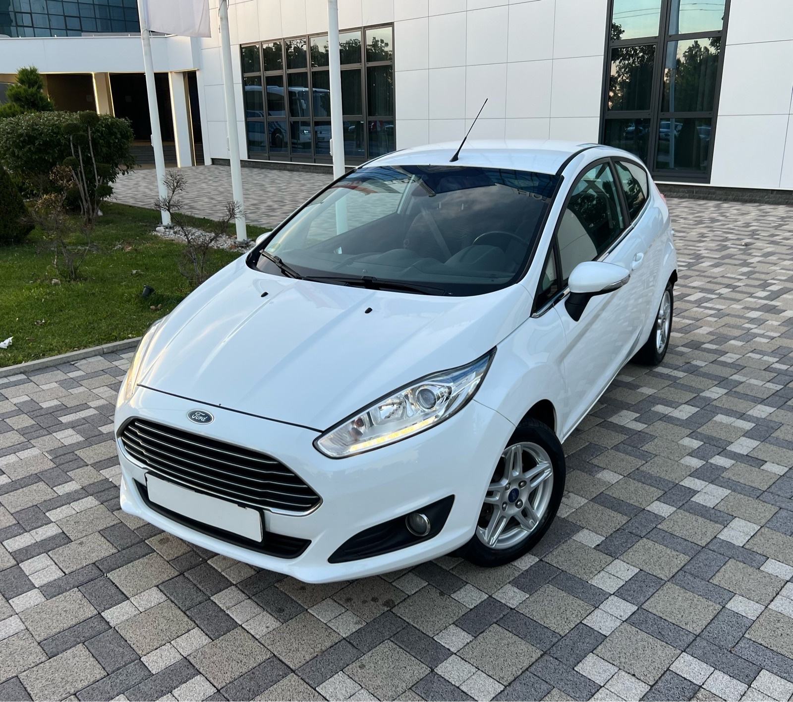 ** FORD FIESTA **TITANIUM ** LED**ALU 15 **MAGLENKE**ECOBOOST**, fotografija 2