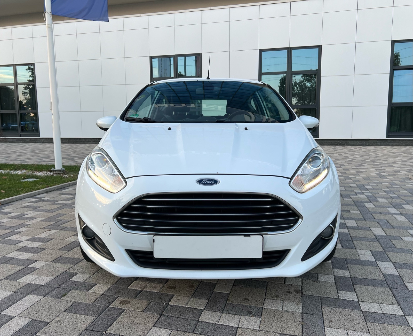 ** FORD FIESTA **TITANIUM ** LED**ALU 15 **MAGLENKE**ECOBOOST**, fotografija 10