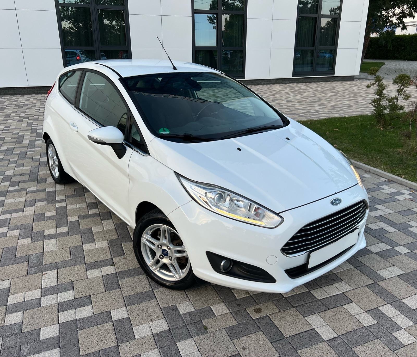 ** FORD FIESTA **TITANIUM ** LED**ALU 15 **MAGLENKE**ECOBOOST**, fotografija 9