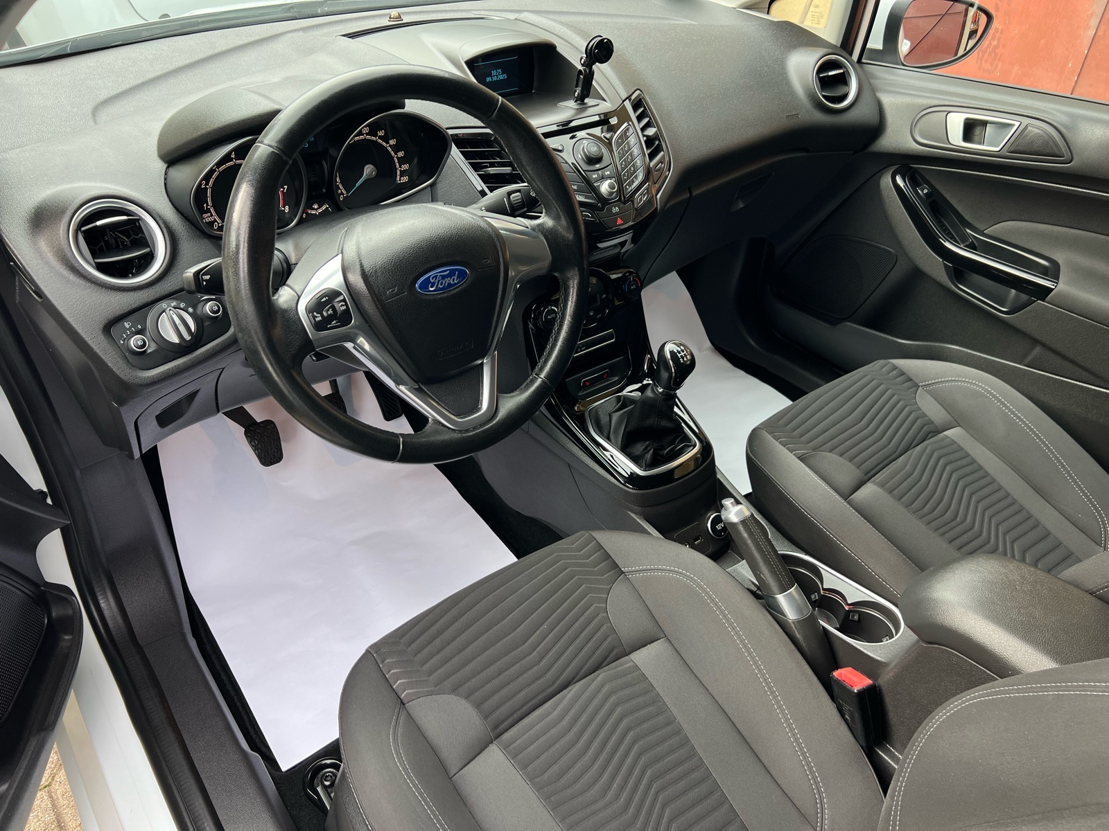 ** FORD FIESTA **TITANIUM ** LED**ALU 15 **MAGLENKE**ECOBOOST**, fotografija 12