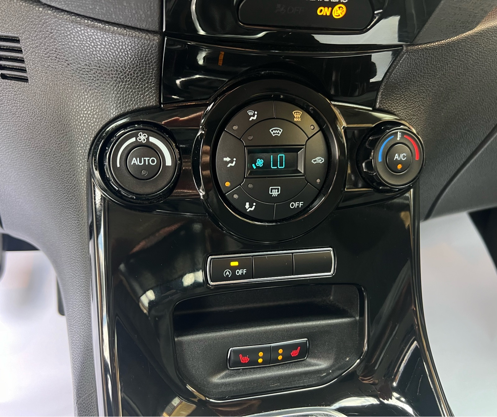 ** FORD FIESTA **TITANIUM ** LED**ALU 15 **MAGLENKE**ECOBOOST**, fotografija 16