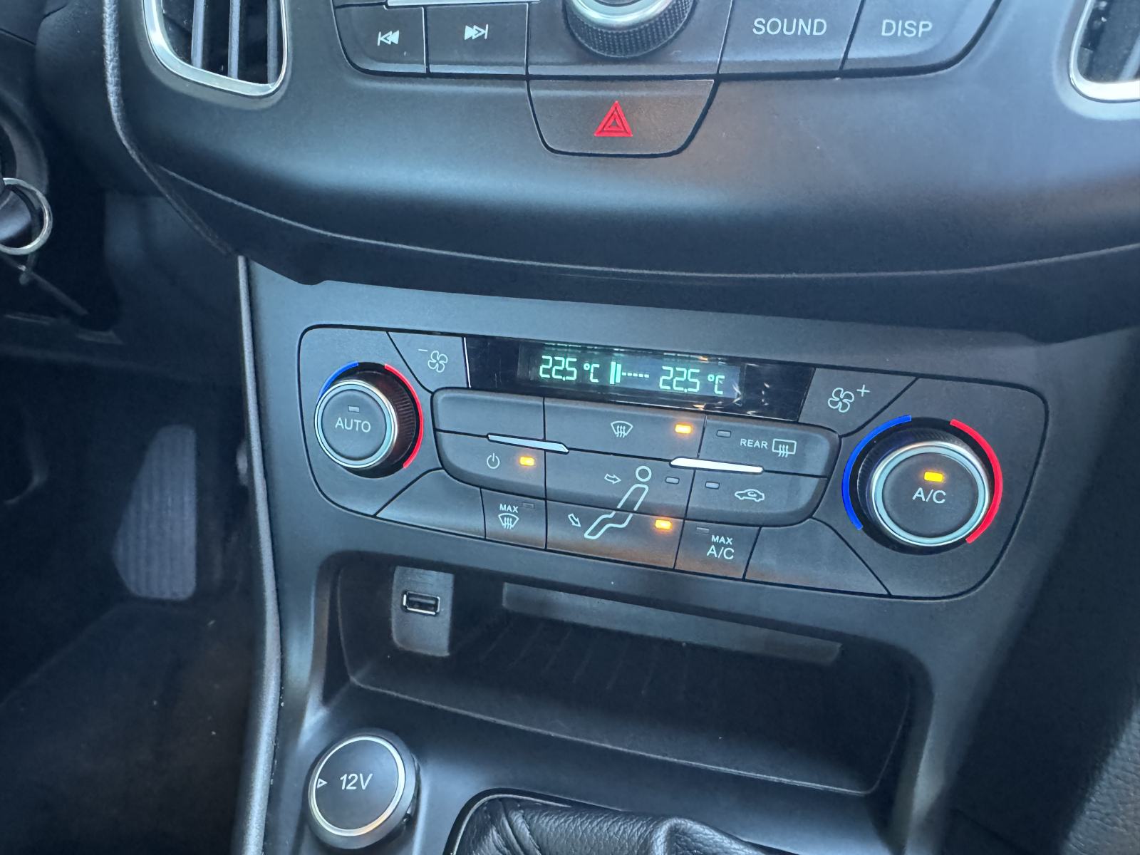 Ford Focus 1,0 EcoBoost 2018 god 1.vlasnik! 98.954 km, fotografija 10