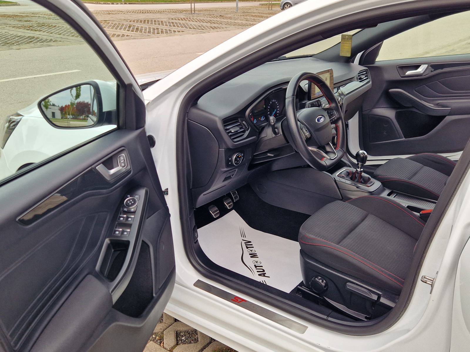 FORD FOCUS 1.0 ECOBOOST ST-LINE - *1.VLASNIK-BOGATA OPREMA-ATRAKTIVAN*, fotografija 10