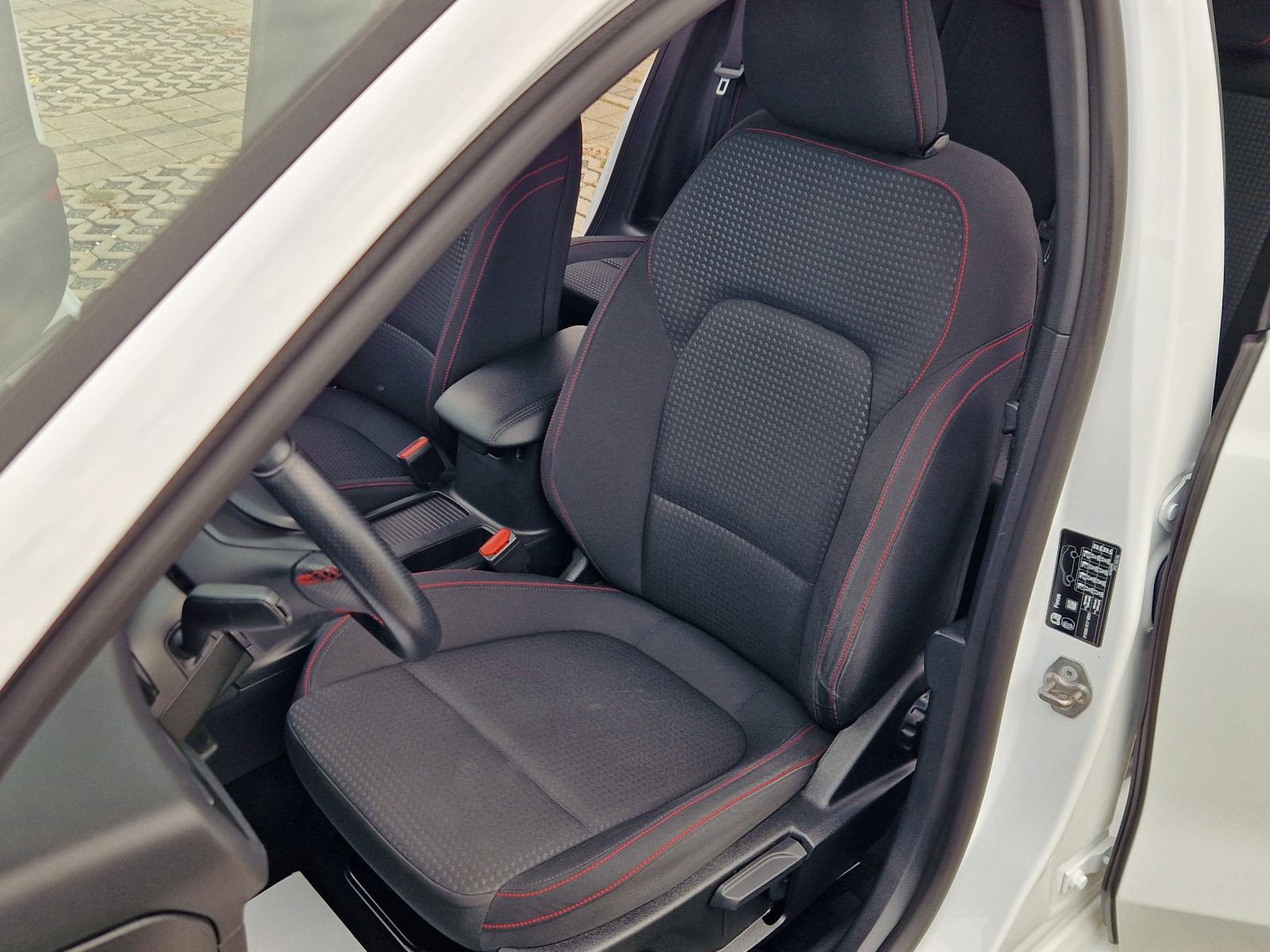 FORD FOCUS 1.0 ECOBOOST ST-LINE - *1.VLASNIK-BOGATA OPREMA-ATRAKTIVAN*, fotografija 12