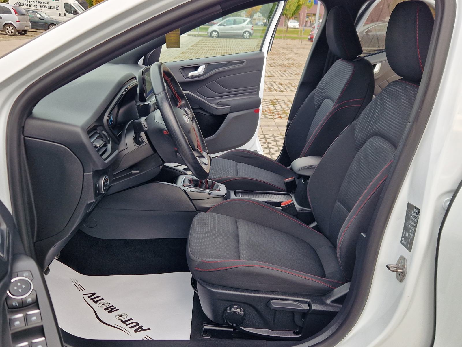 FORD FOCUS 1.0 ECOBOOST ST-LINE - *1.VLASNIK-BOGATA OPREMA-ATRAKTIVAN*, fotografija 11
