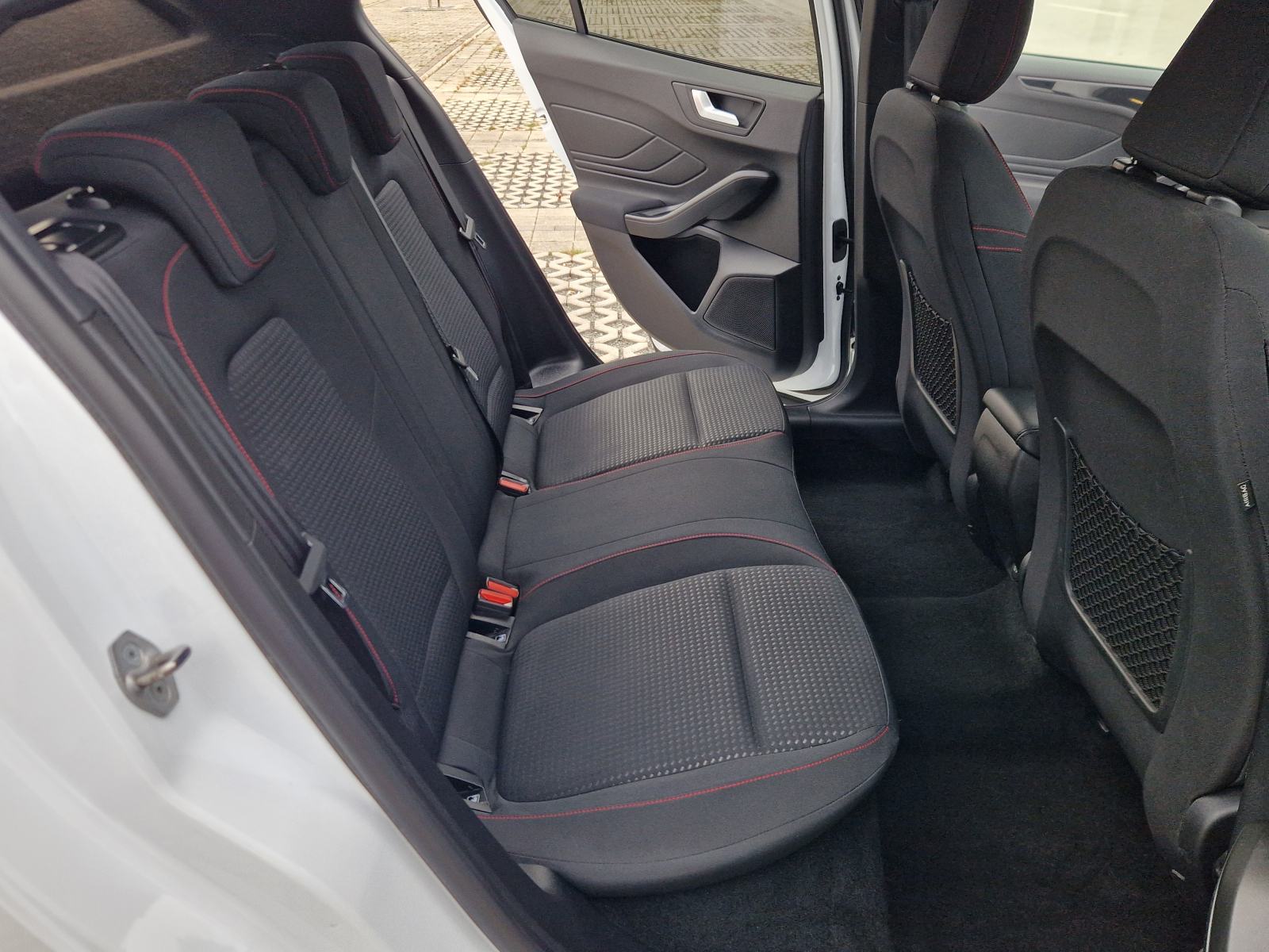 FORD FOCUS 1.0 ECOBOOST ST-LINE - *1.VLASNIK-BOGATA OPREMA-ATRAKTIVAN*, fotografija 19