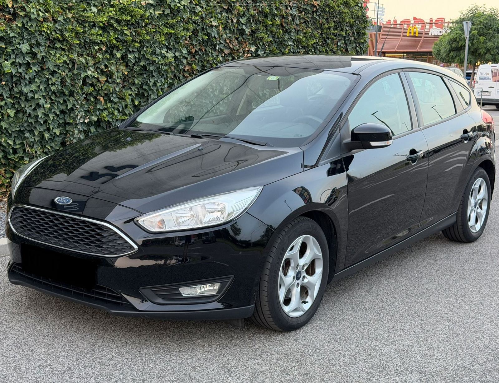 FORD FOCUS 1.0 GTDi HR AUTO SERVISNA !! REGAN GOD DANA, fotografija 2