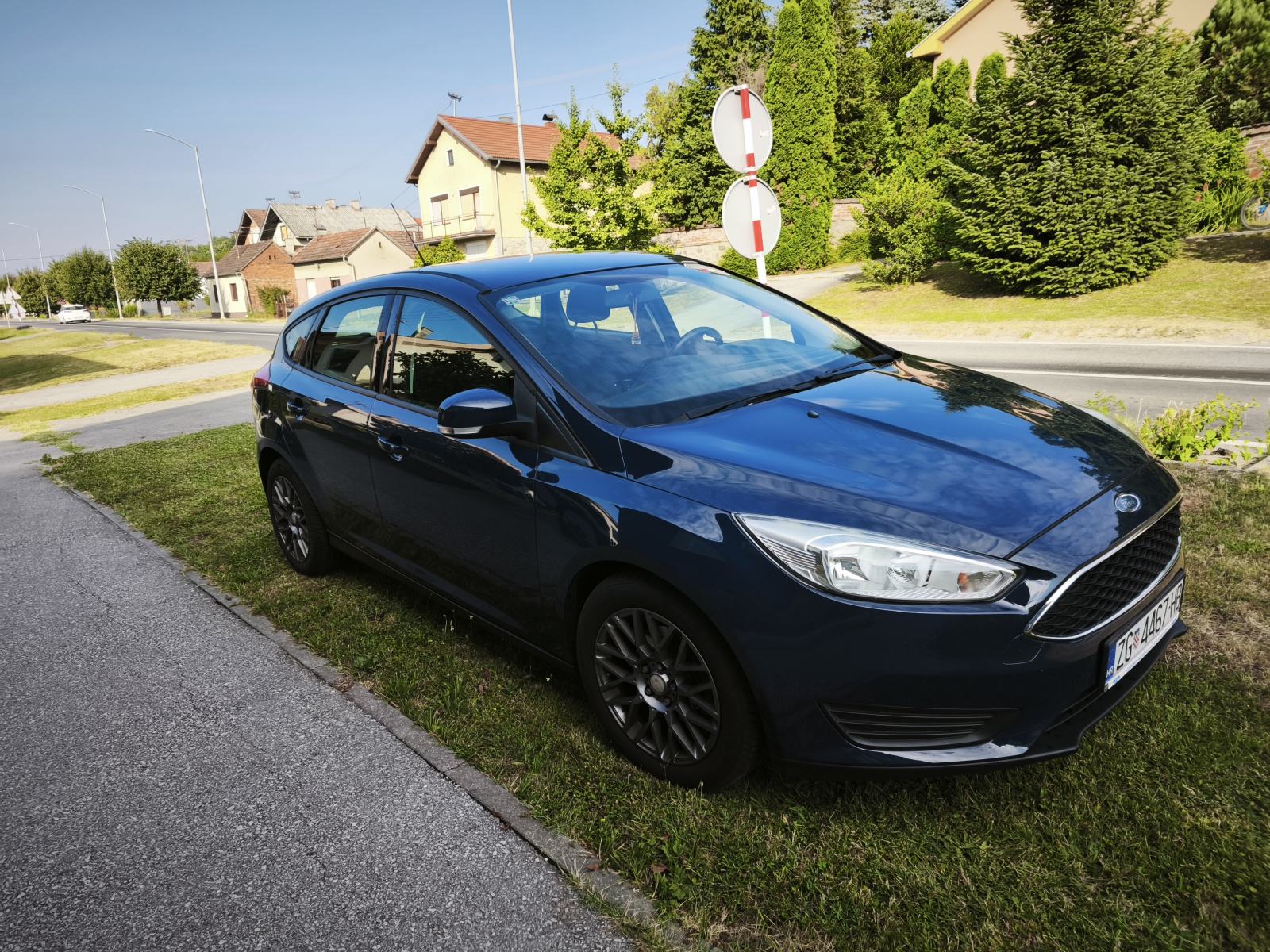 Ford Focus 1,0 GTDi, reg. do 4/2027, nove ljetne gume, veliki servis, fotografija 10