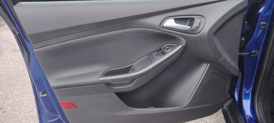 Ford Focus 1,0 GTDi, fotografija 3
