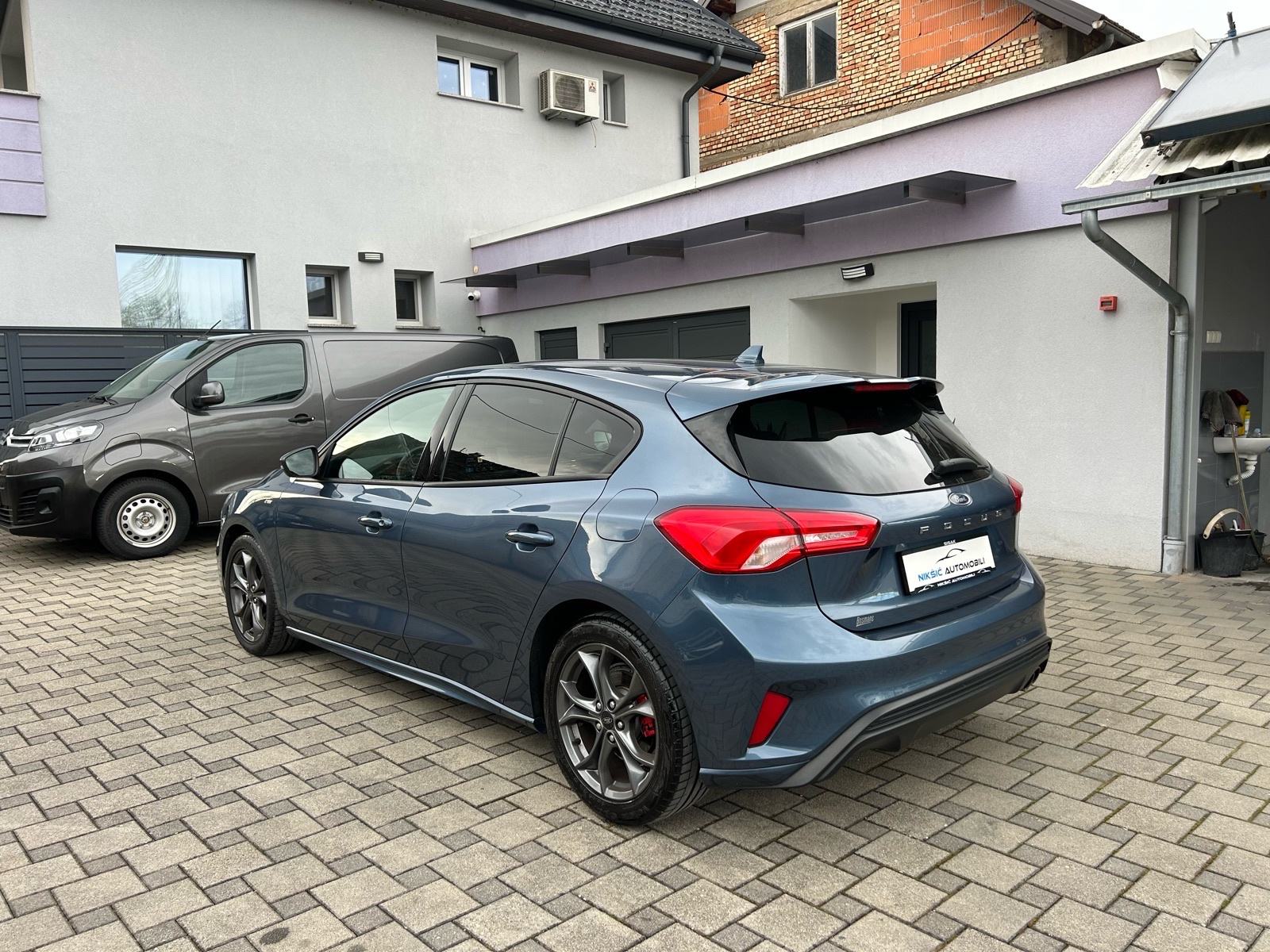 Ford Focus 1,0 GTDi St-line, fotografija 4