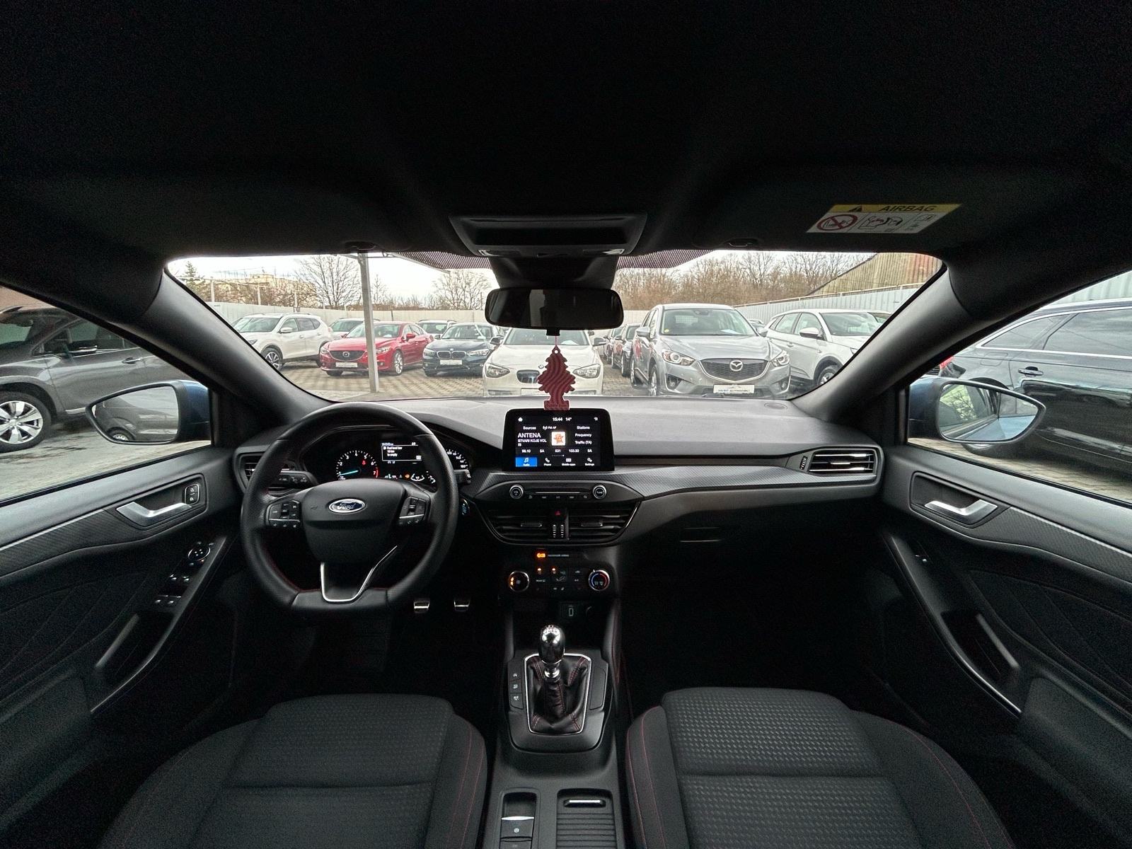 Ford Focus 1,0 GTDi St-line, fotografija 16