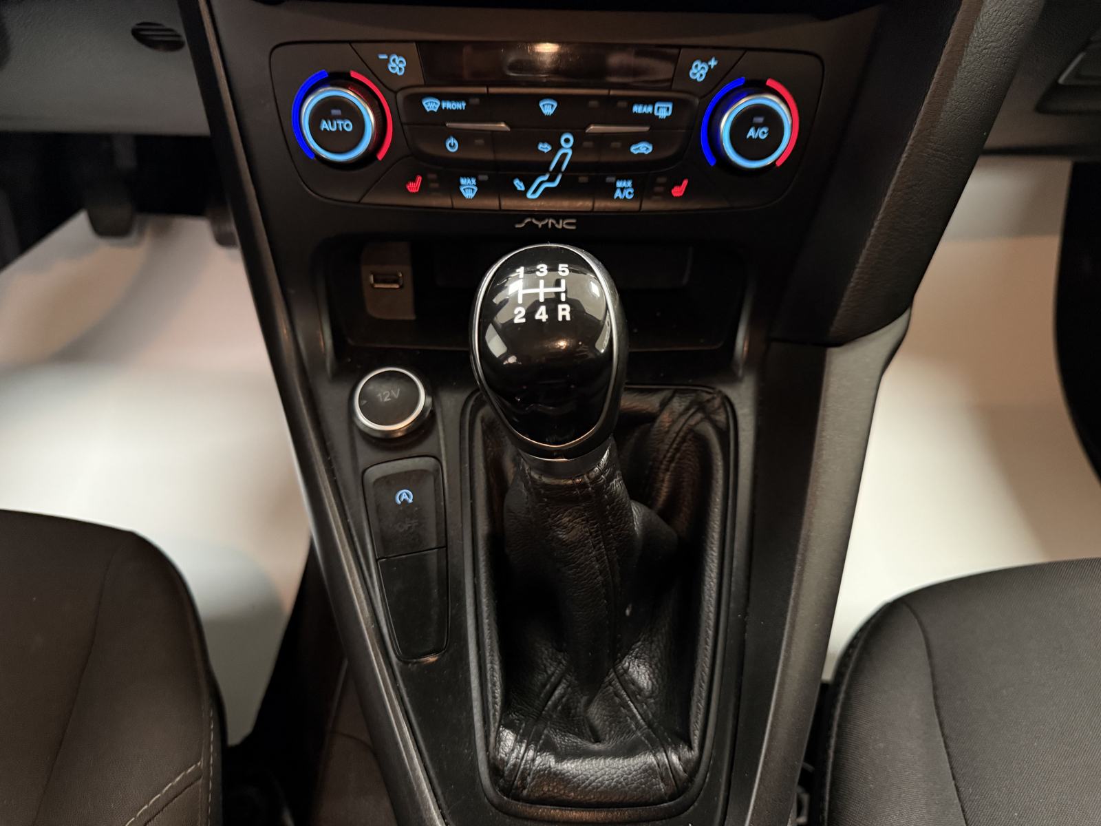 Ford Focus 1,0, fotografija 7