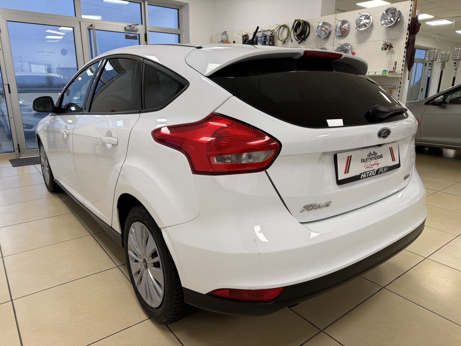 Ford Focus 1,0, fotografija 6