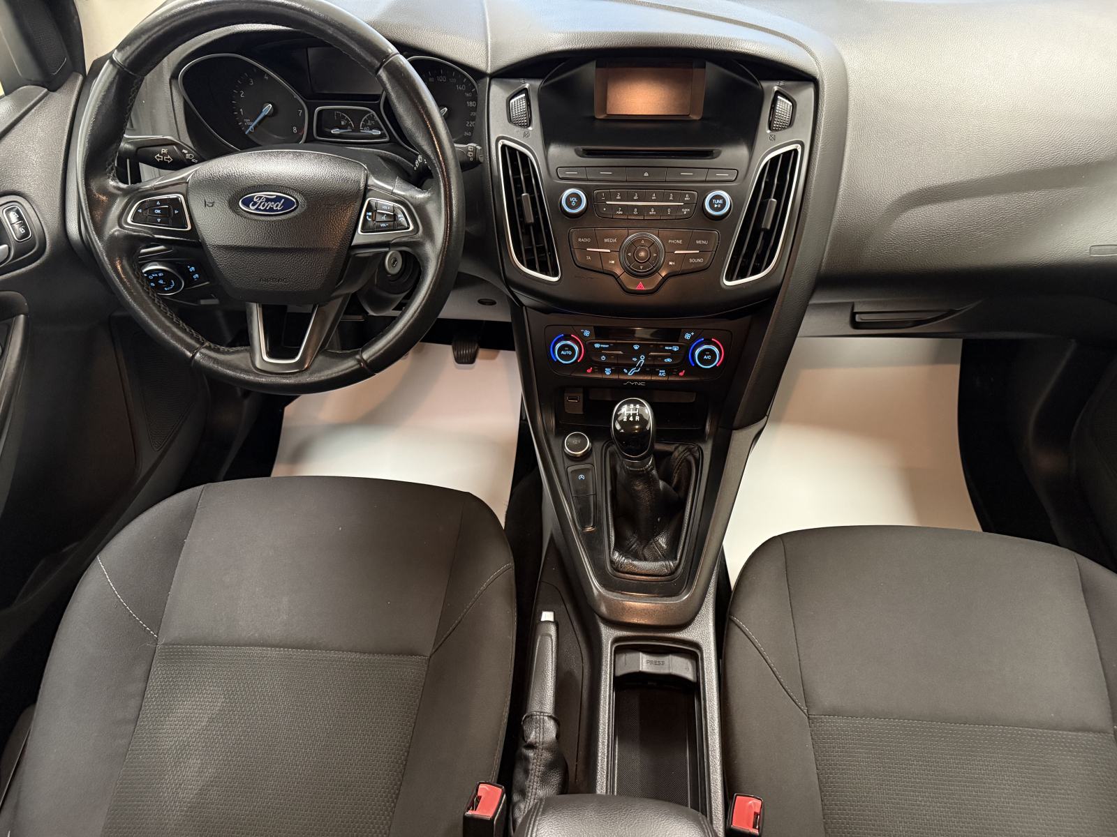 Ford Focus 1,0, fotografija 10