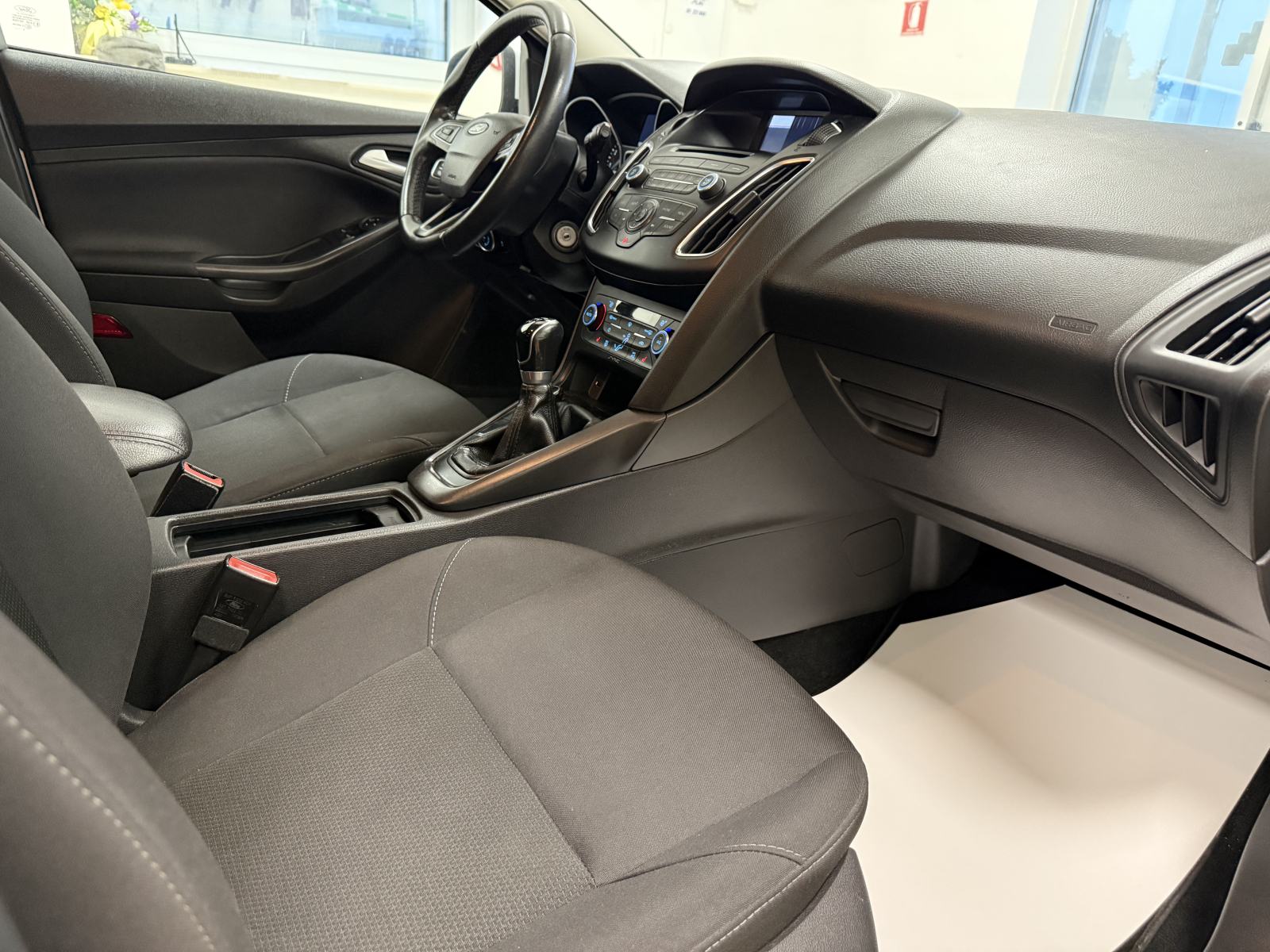 Ford Focus 1,0, fotografija 12