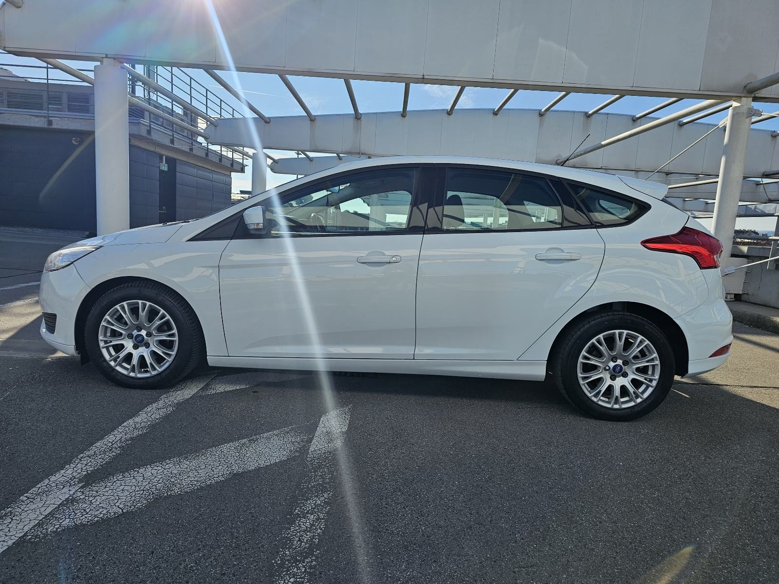 Ford Focus 1,0, fotografija 7
