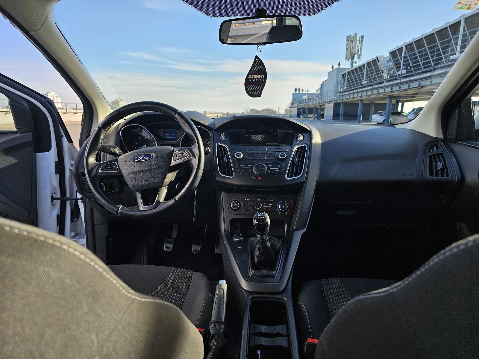 Ford Focus 1,0, fotografija 9