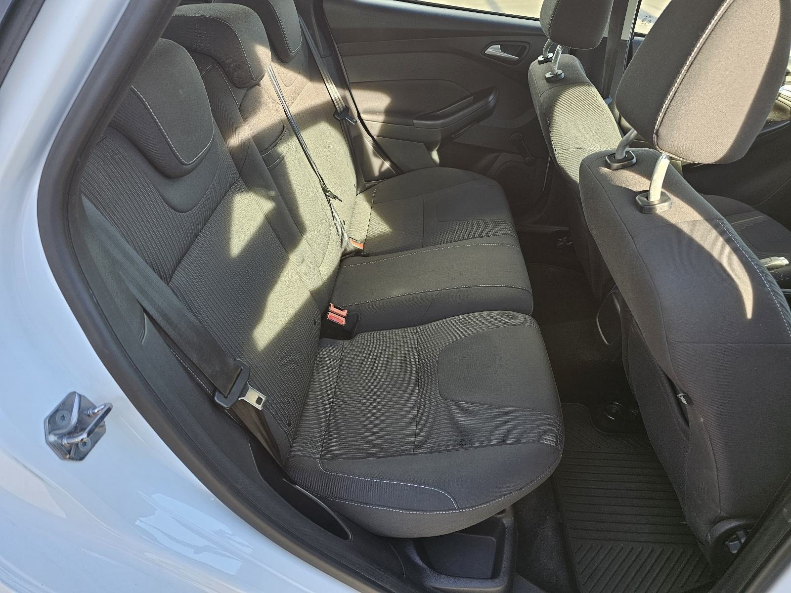 Ford Focus 1,0, fotografija 12