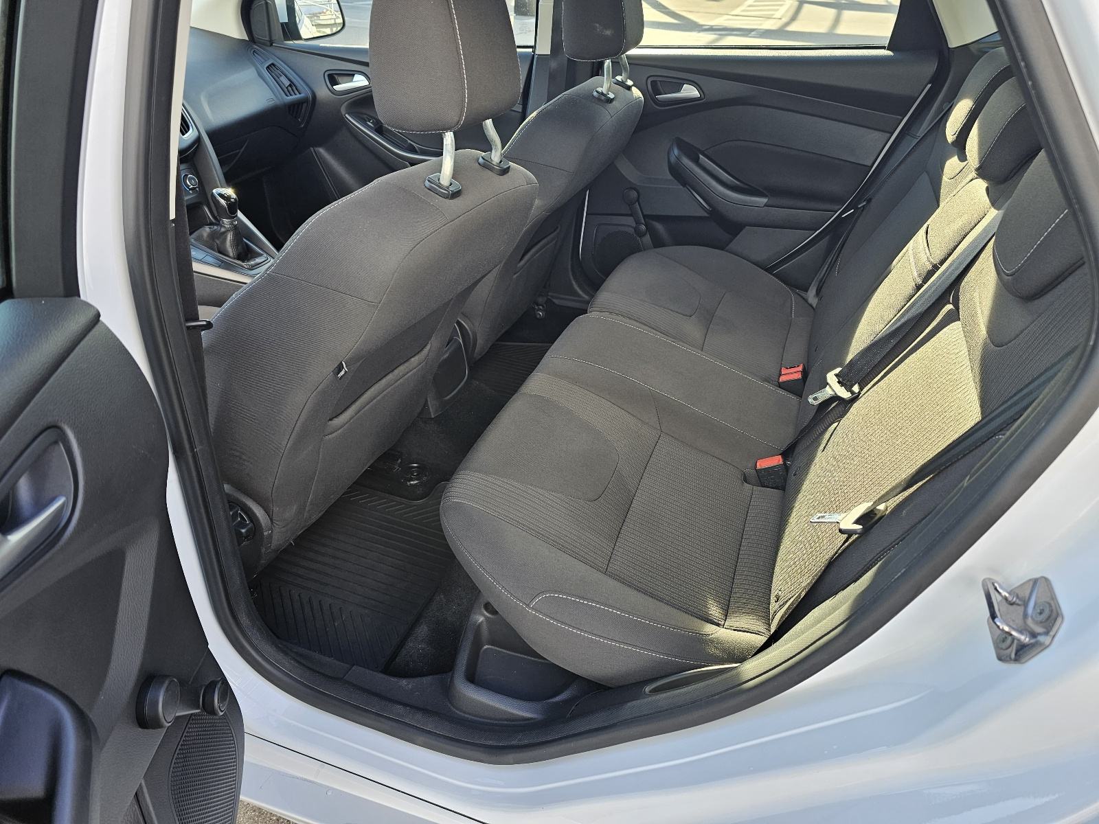 Ford Focus 1,0, fotografija 13