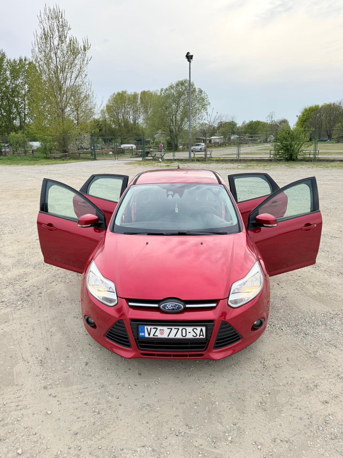 Ford Focus 1,0, fotografija 3