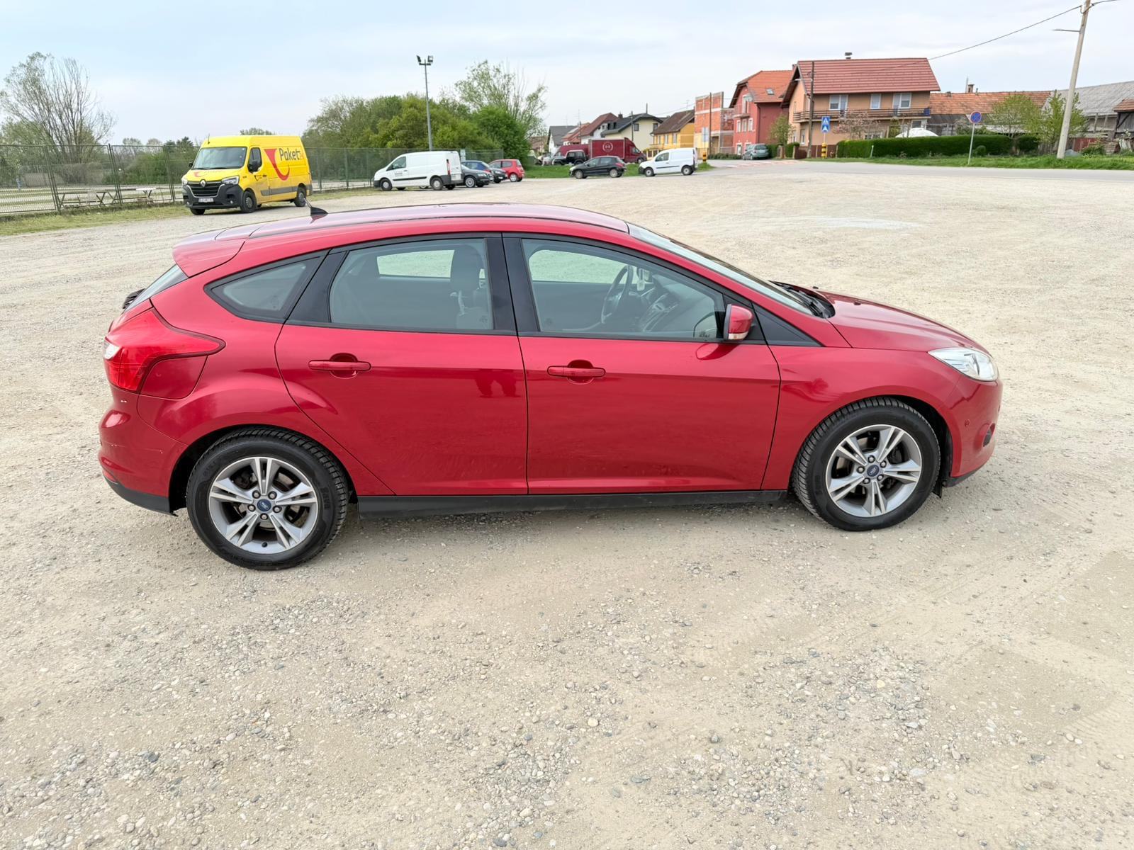 Ford Focus 1,0, fotografija 5