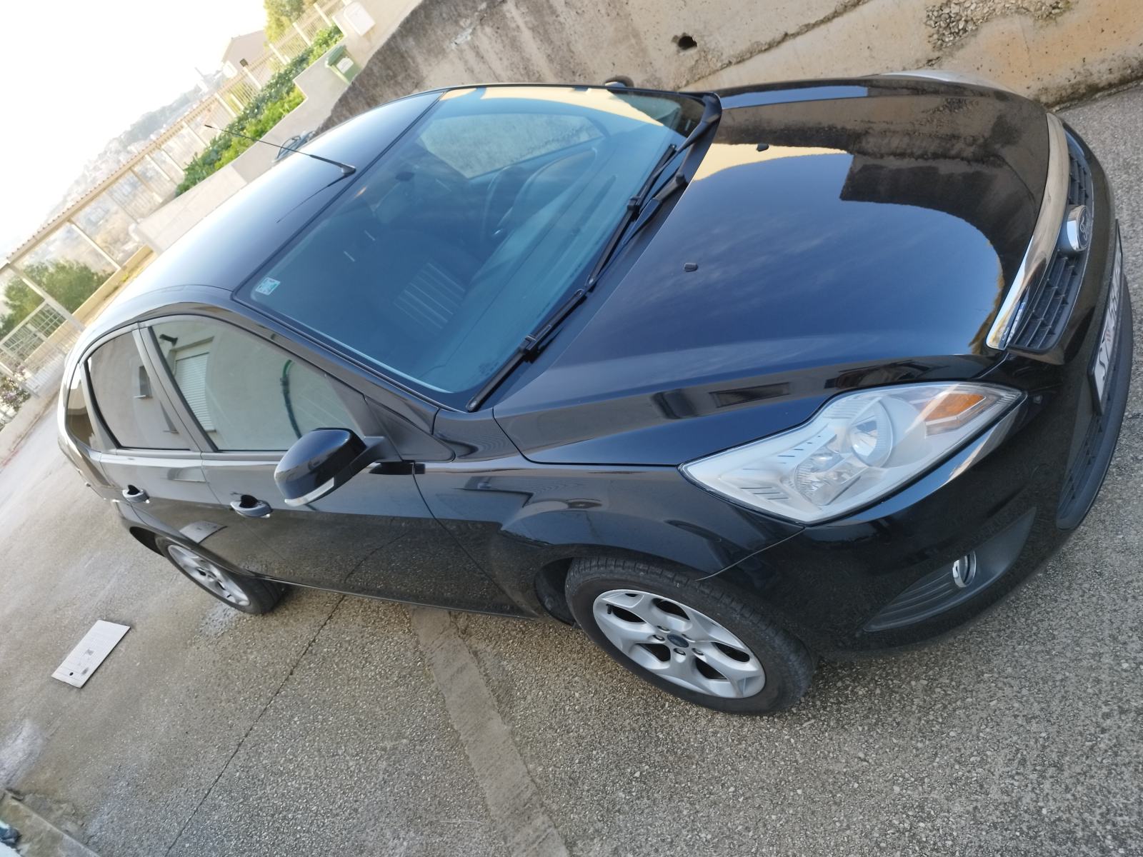 Ford Focus 1,4, fotografija 1
