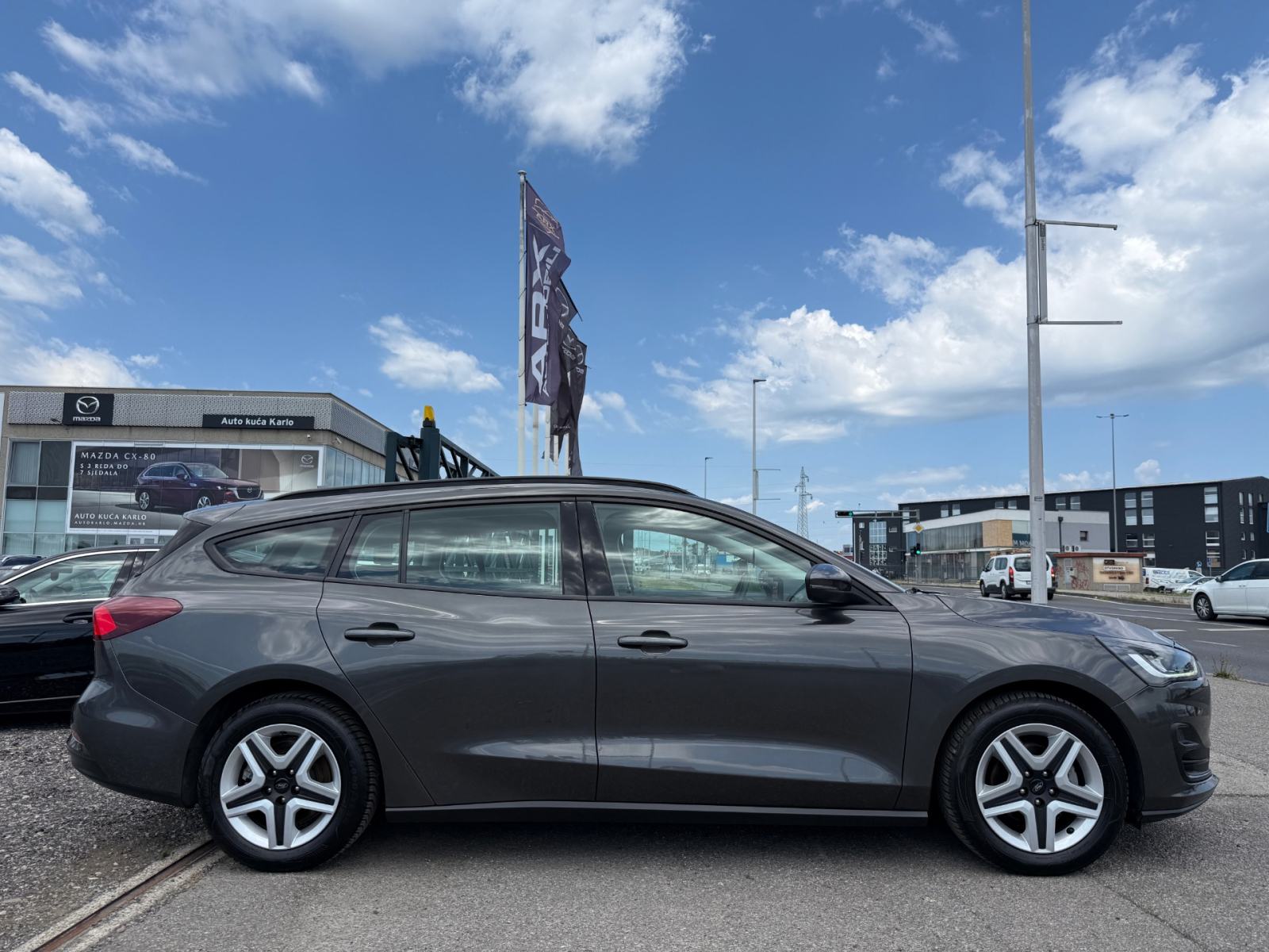 Ford Focus 1.5 EcoBlue °NAVI°TEMOPMAT°LED SVJETLA°LEASING BEZ UČEŠĆA°, fotografija 5