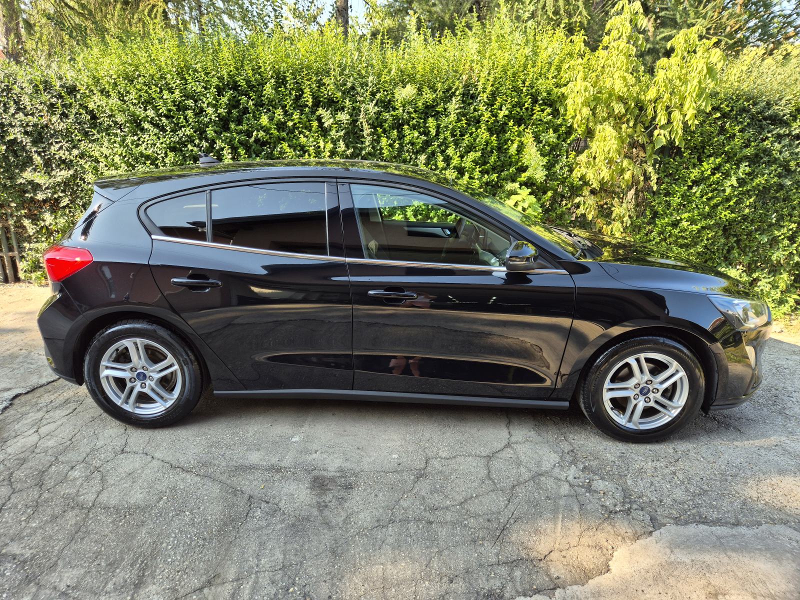 Ford Focus 1.5 EcoBlue TITANIUM*KAMERA*SENZORI*KEYLESS GO*JAMSTVO, fotografija 4