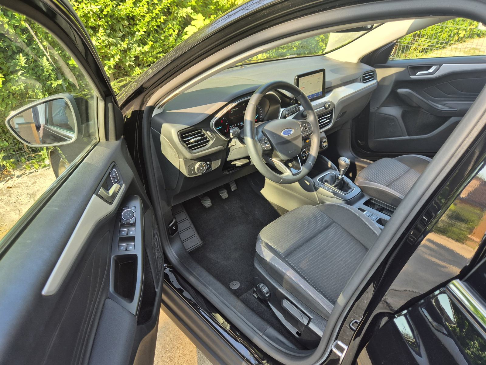 Ford Focus 1.5 EcoBlue TITANIUM*KAMERA*SENZORI*KEYLESS GO*JAMSTVO, fotografija 12