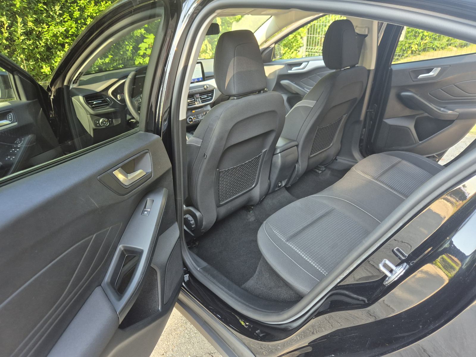 Ford Focus 1.5 EcoBlue TITANIUM*KAMERA*SENZORI*KEYLESS GO*JAMSTVO, fotografija 15