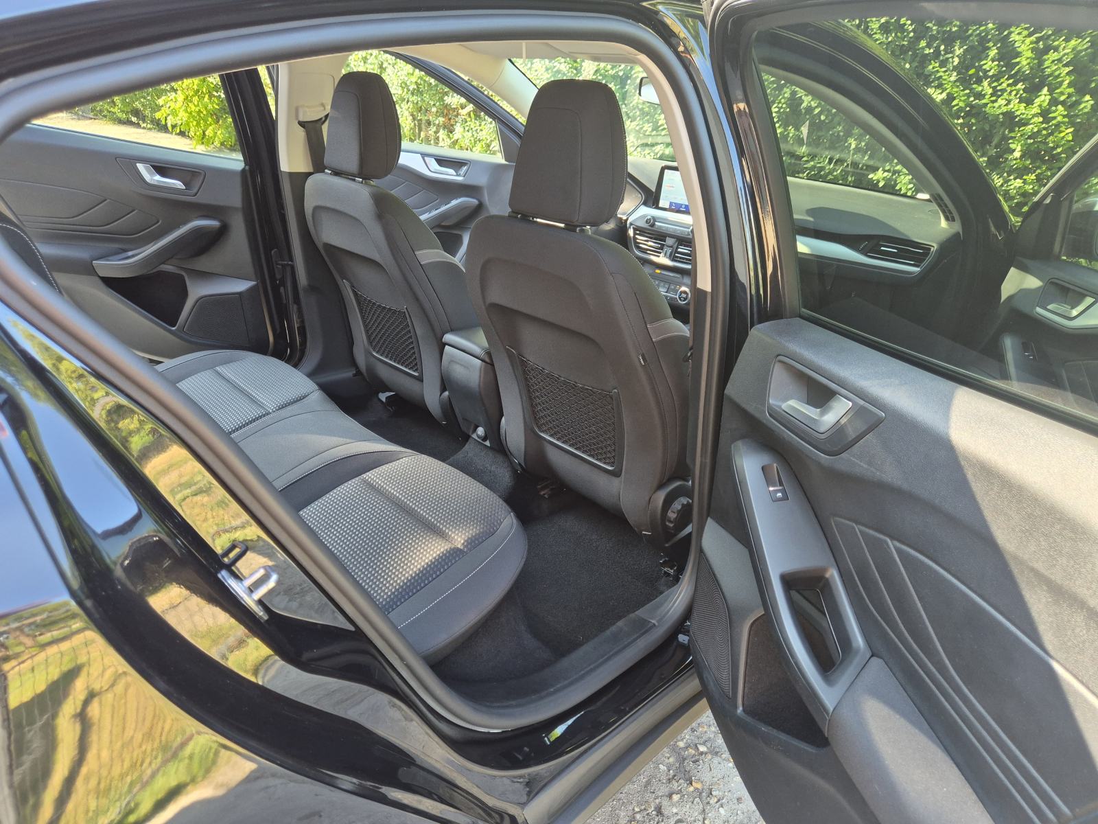 Ford Focus 1.5 EcoBlue TITANIUM*KAMERA*SENZORI*KEYLESS GO*JAMSTVO, fotografija 18