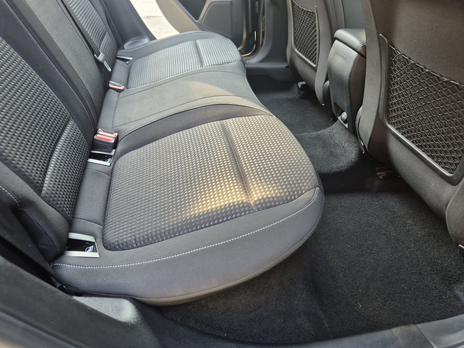 Ford Focus 1.5 EcoBlue TITANIUM*KAMERA*SENZORI*KEYLESS GO*JAMSTVO, fotografija 19