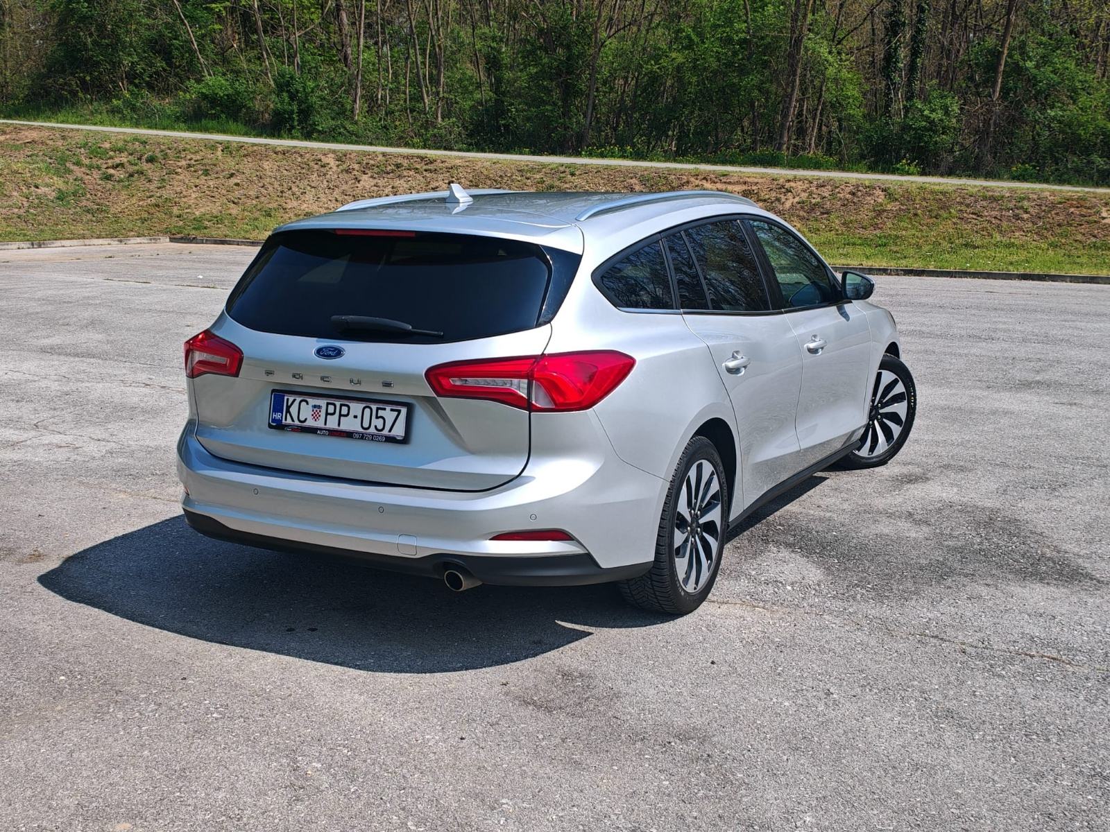 Ford Focus 1,5 EcoBlue Titanium, fotografija 4