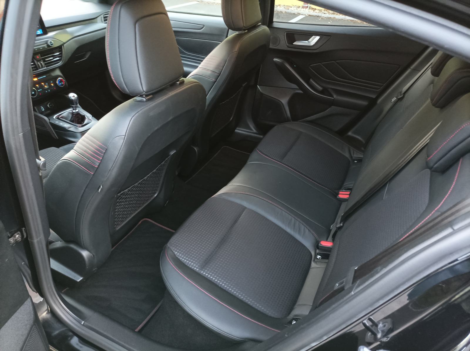 Ford Focus ST-Line 1.5 TDCi, fotografija 6
