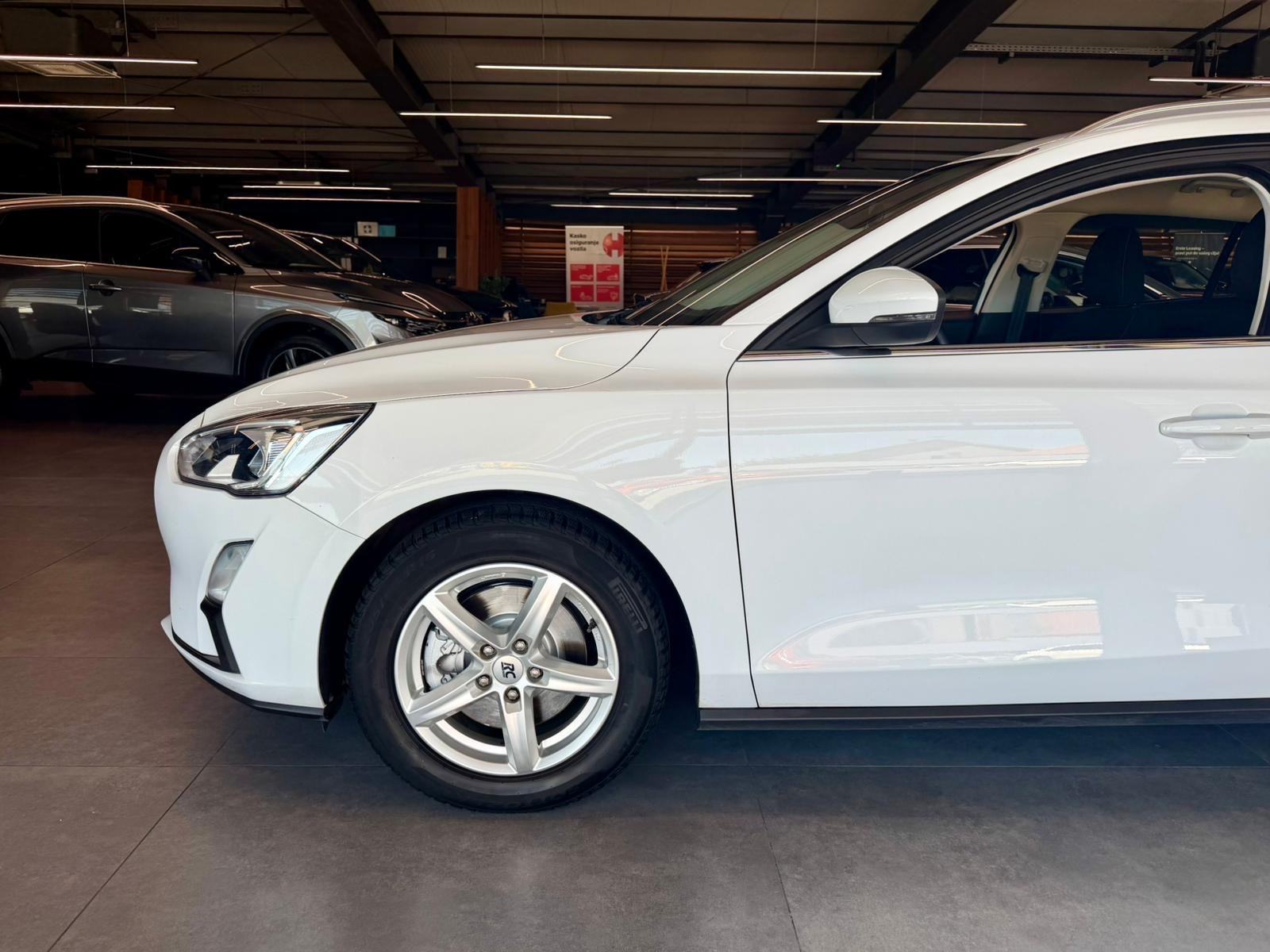 Ford Focus Karavan 1,5 TDCi NAVI • KAMERA • KLIMA • SERVISNA • LEASING, fotografija 12