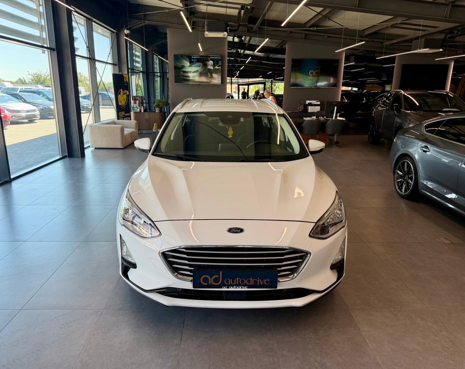 Ford Focus Karavan 1,5 TDCi NAVI • KAMERA • KLIMA • SERVISNA • LEASING, fotografija 3