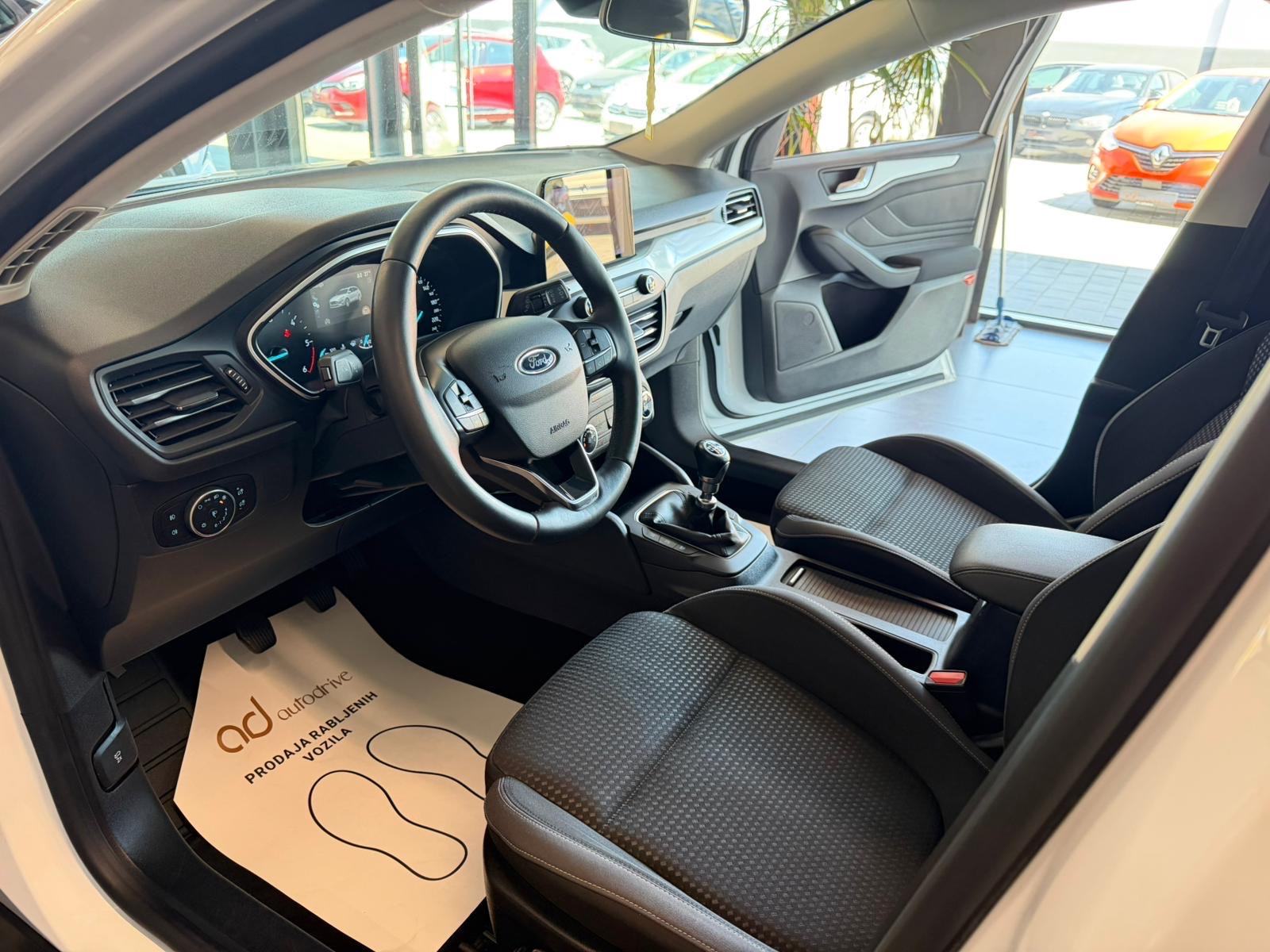 Ford Focus Karavan 1,5 TDCi NAVI • KAMERA • KLIMA • SERVISNA • LEASING, fotografija 14