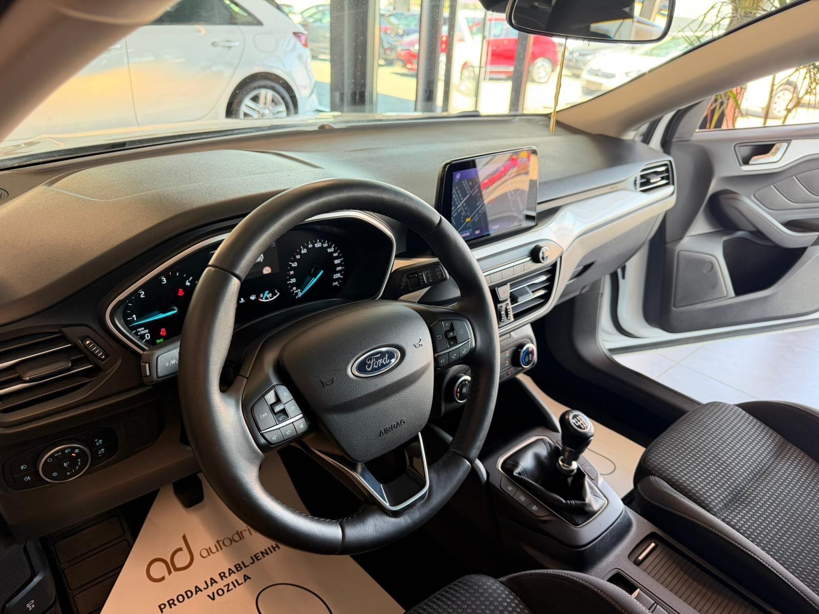 Ford Focus Karavan 1,5 TDCi NAVI • KAMERA • KLIMA • SERVISNA • LEASING, fotografija 15