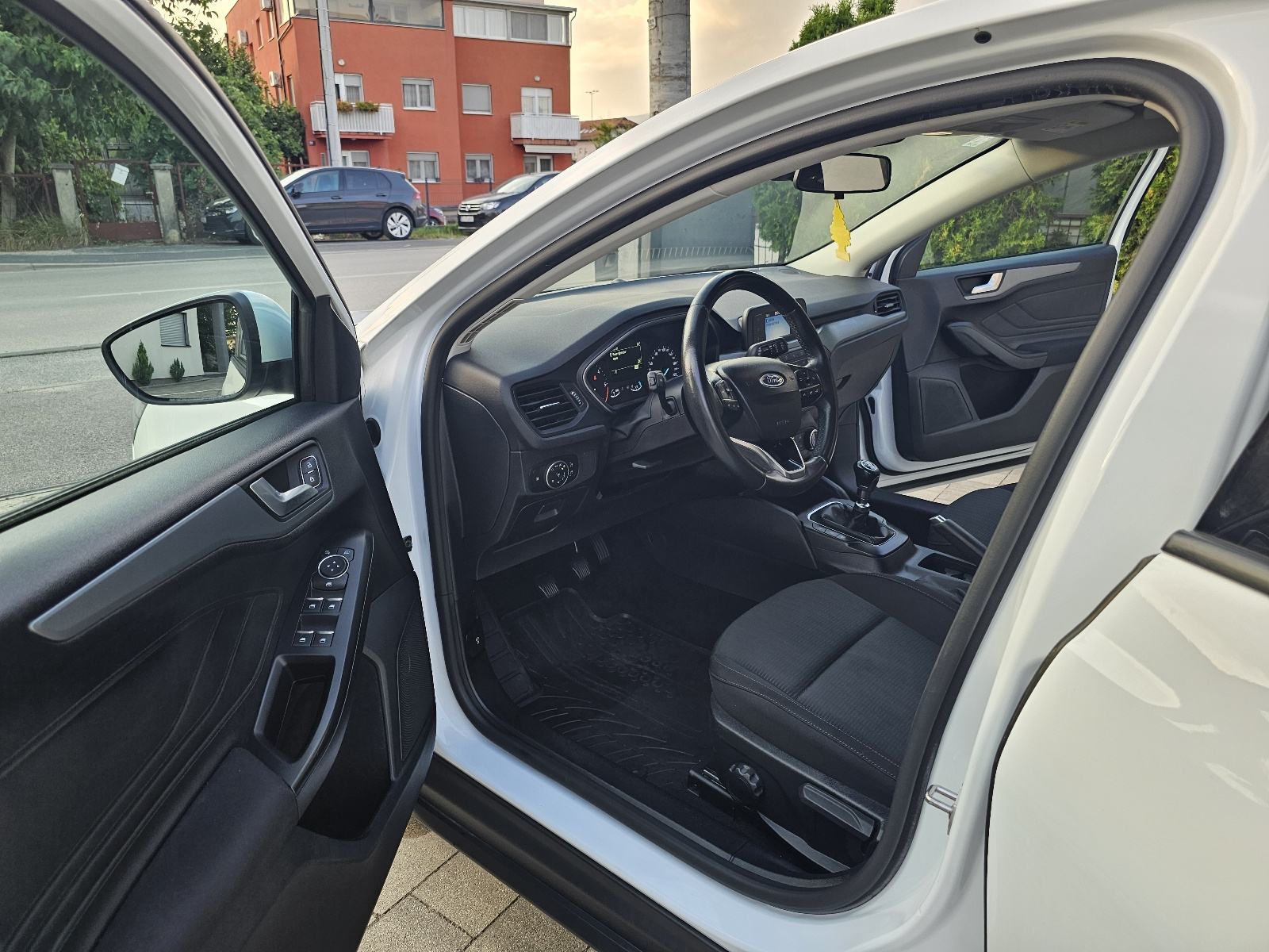 Ford Focus 1,5 TDCi Ecoblue,mod.2020 god,115000 km!!!, fotografija 12