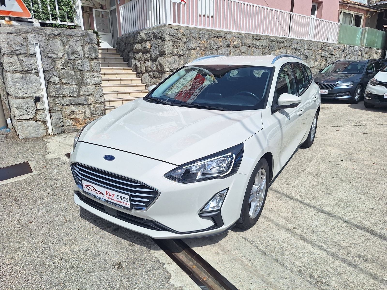 Ford Focus 1,5 TDCI EcoBlue NAVI/PARKING KAMERA, fotografija 2