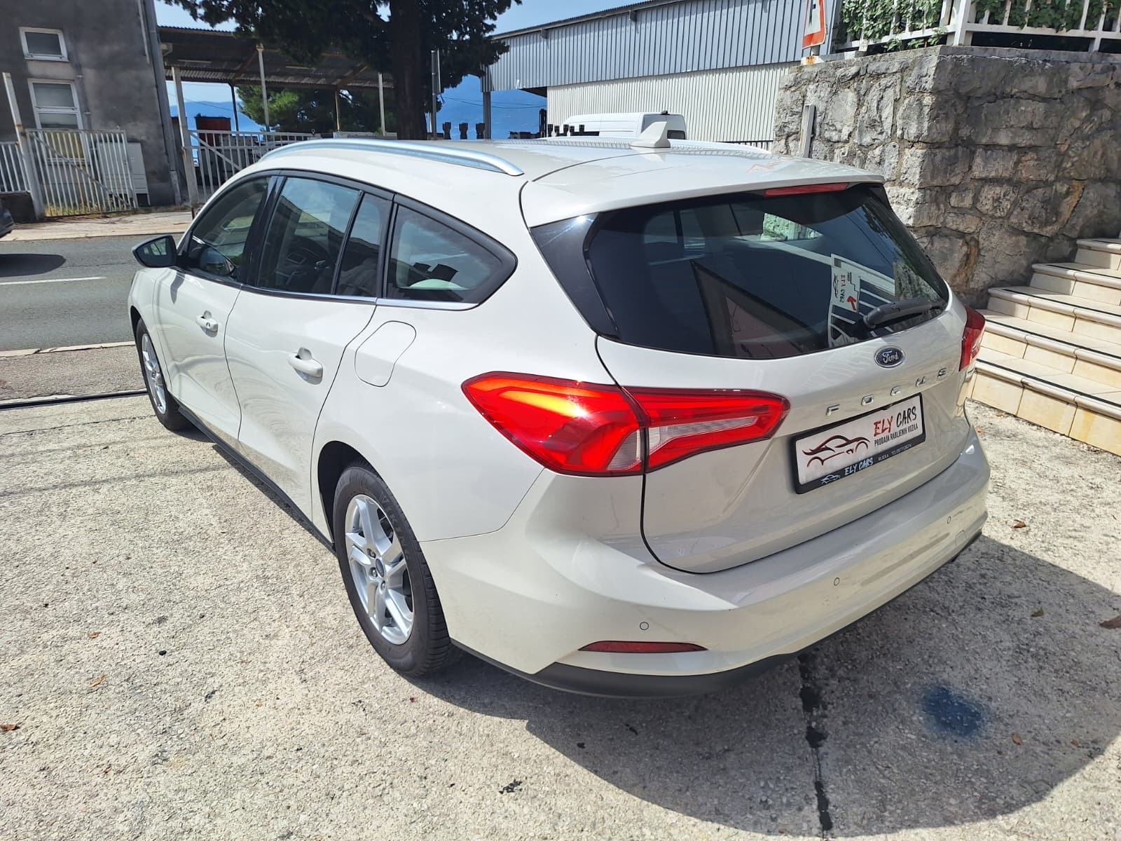 Ford Focus 1,5 TDCI EcoBlue NAVI/PARKING KAMERA, fotografija 4
