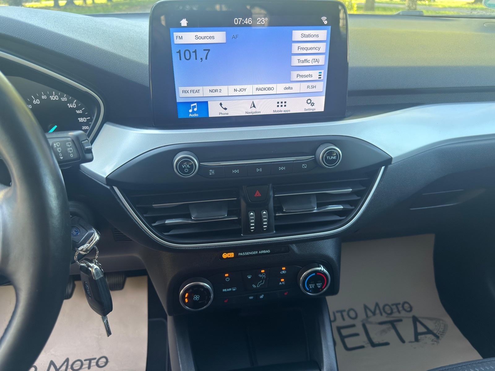 Ford Focus 1,5 TDCi-LED-TEMP-NAVI-R.KAMERA-GR. SJEDALA-PARK PILOT, fotografija 14